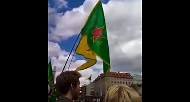 Türkiye'nin NATO'ya Katılmasına Onay Verdiği İsveç'te PKK'lılar Eylem Yaptı