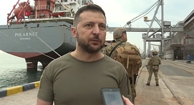 Ukrayna Cumhurbaşkanı Zelensky: Şu Anda Bir Türk Gemisinin Önünde Duruyorum