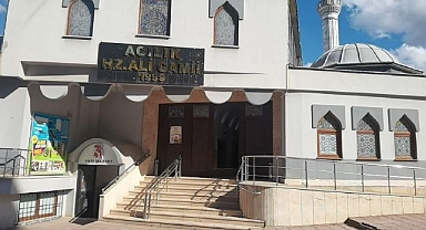 Zonguldak'ta Bir Kişi Camiyi Yakmaya Çalıştı