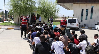 136 Afgan Kaçkın Ülkelerine Geri Gönderildi
