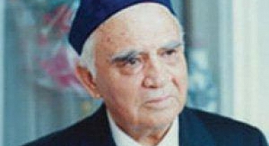Ahsen Batur Vefat Etti