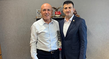 AKP'ye Geçeceği İddia Edilen Mehmet Ali Çelebi Binlerce Tweetini Sildi