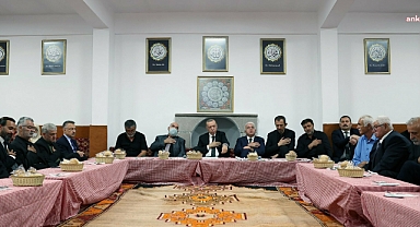 Alevi Vakıfları Federasyonu, Erdoğan'ın Ziyaret Ettiği Cemevinin Yönetimini İhraç Ediyor