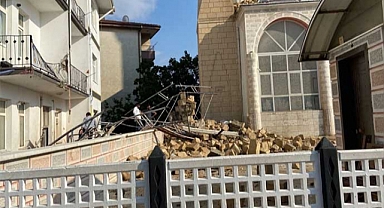 Ankara'daki Fırtınada Minare Çöktü, Kolon Devrildi: 1 Ölü