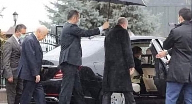 Bahçeli, Atatürk Düşmanı Mürtecinin Ölümüne Pek Üzülmüş