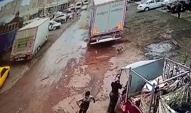Başıboş Köpekten Kaçan 12 Yaşında Bir Çocuğa Araba Çarptı