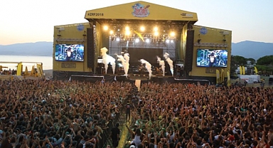 Burhaniye Belediyesi'nden Zeytinli Rock Festivali'ne Alternatif Etkinlik Hazırlığı: İçki İçilmeyecek