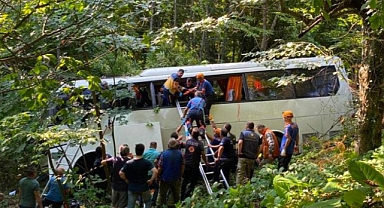 Bursa’da Tur Otobüsü Şarampole Yuvarlandı: 3 Ölü, 37 Yaralı