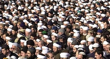 CHP'li Vekil, Kese Kağıdından Matbuatla Laikliği Bir Tuttu