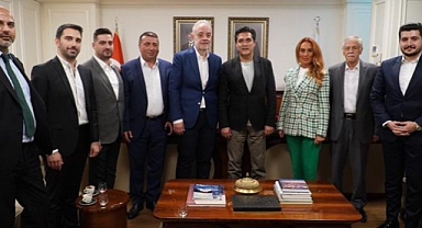 DEVA Partisi İstanbul İl Yönetiminden 6 Kişi İYİ Parti'ye Katıldı
