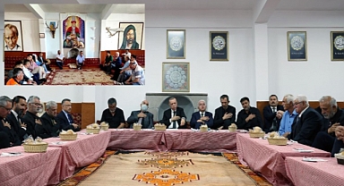 Erdoğan'ın Ziyaret Ettiği Cemevinde Atatürk, Hz. Ali ve Hacı Bektaş Resimleri Kaldırıldı İddiası