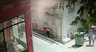 Fatih'te Yabancı Uyruklu Şahıs Çocukları Kaçırmaya Çalıştı