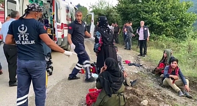 Fındık İşçilerini Taşıyan Traktörün Römorku Devrildi: 1 Ölü, 19 Yaralı