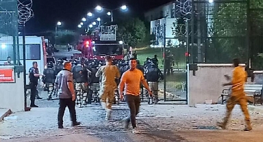 Geri Gönderme Merkezi'nde Yangın Çıkaran 20 Kaçak Göçmen Derdest Edildi