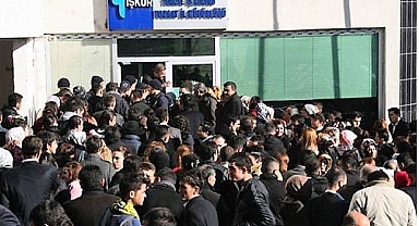 İşsiz Sayısı Yarım Milyon Arttı