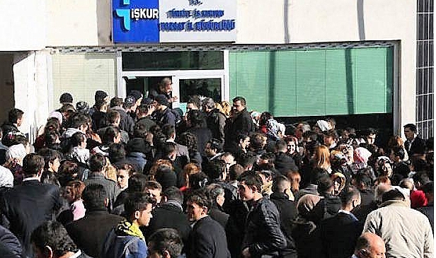 İşsiz Sayısı Yarım Milyon Arttı