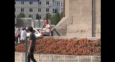 Kayseri'de Bir Vatandaş 'Suriyelilerin Karnı Tok, Bizim Aç' Diyerek Kendini Kesti