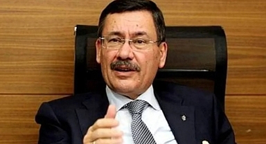 Melih Gökçek, Şahan Gökbakar'ı Hedef Gösterdi: Birisi Dayanamaz Ağzını Gözünü Dağıtır