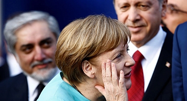 Merkel'e 1,2 Milyon Sığınmacıyı Kabul Ettiği İçin UNESCO Barış Ödülü Verilecek