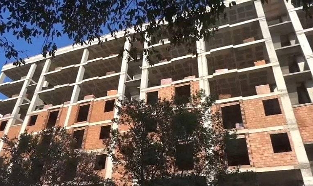 Silivri'de 15 Yaşındaki Çocuk, Çalıştığı İnşaatın 6. Katından Düştü