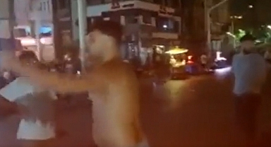 Taksim'de 'Suriye, Suriye' Diye Kutlama Yapanları Dağıtan Genç Gözaltına Alındı