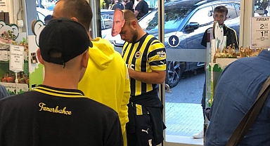 36 Askerimizin Katili, Türk Vatanı Kırım'ın İşgalcisi Eli Kanlı Putin'in Maskesini Takıp İşgalci Rusya'nın Bayrağını Açtılar