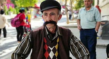 38 Yıldır Uzattığı Bıyıklarını Kesmemek İçin İstifa Etti