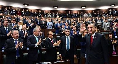 AKP'de Talihsiz 'Yıpranmamış İsim' Arayışı: Ara ki Bulasın...