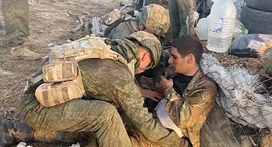 Azerbaycan Askeri, Yaralı Ermeni Askerini Tedavi Etti: 'Korkma, Yaşayacaksın'