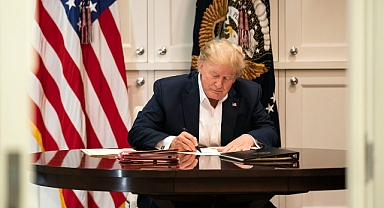 Donald Trump Avukata Olan Borcunu Atla Ödemek İstedi