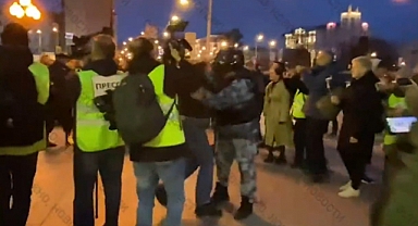Moskova'da Seferberlik Karşıtı Gösterilere Rus Polisi Saldırdı