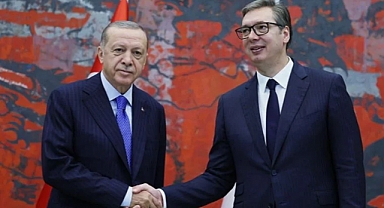 Oyları Düşen Erdoğan Rus Yılanına Sarıldı: Sırbistan'da Rusya'yı Öve Öve Bitiremedi