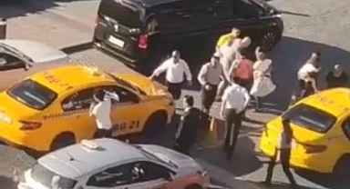 Ağlayan Çocuğunu Hiç Umursamadı: Taksiciye Silah Doğrulttu