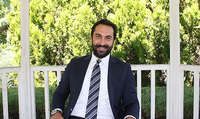 AKP'den İstifa Edeceği İleri Sürülen Mücahit Arınç, Mahir Ünal'a Gönderme Yaparak Cumhuriyet Bayramı'nı Kutladı