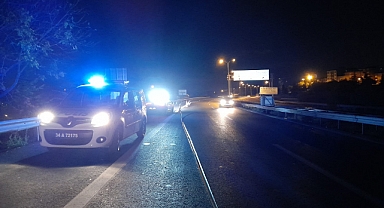 Avcılar'da Bir Motosiklet Bariyerlere Çarparak 100 Metre Savruldu