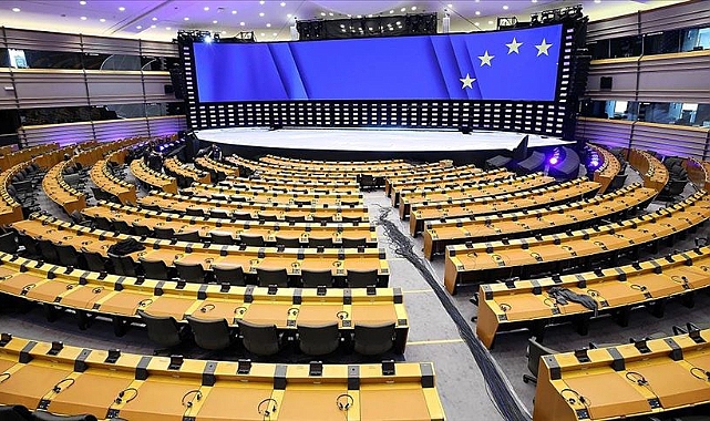 Avrupa Parlamentosu'nda Haftanın 3 Günü Kaloriferler Yanmayacak