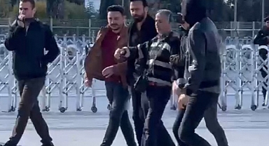 Çağlayan Adliyesi Önünde 'Erdoğan Hırsız' Diye Bağıran Bir Kişi Gözaltına Alındı