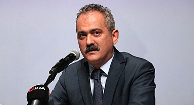 Disiplin Suçundan Sınıfta Kalan 22 Bin Öğrenci Bakan Özer'in Emriyle Sınıf Geçti