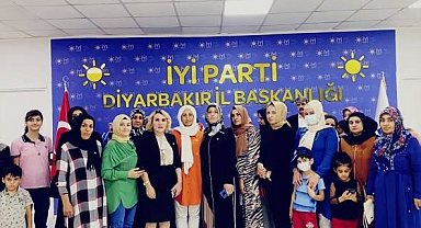 Diyarbakır'da CHP'den İstifa Eden 70 Kadın İYİ Parti'ye Geçti