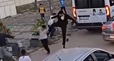 Gelin Arabasının Önünü Kesen Çocukları Tekme Tokat Dövdü