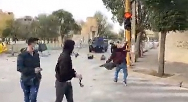 Güney Azerbaycan'da Protestolar Sürüyor: Yaklaşık 1700 Soydaşımız Gözaltına Alındı