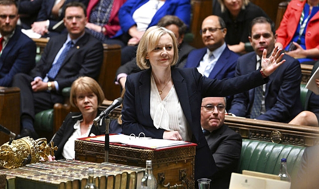 İngiliz Başbakanı Liz Truss İstifa Etti