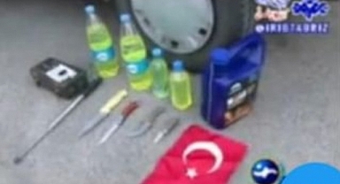 İran Polisi, Protestocuların Üzerinden Çıkan Türk Bayrağını Suç Aleti Gibi Sergiledi