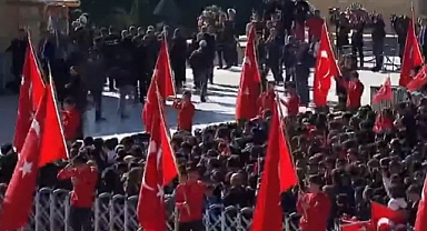 Kompleks: Büyük Türk Başbuğu Atatürk'ün Ebedi İstirahatgâhında 'Erdoğan' Sloganı