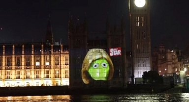 Liz Truss'ı Deviren 'Marul' İngiliz Parlamentosunun Duvarına Yansıtıldı