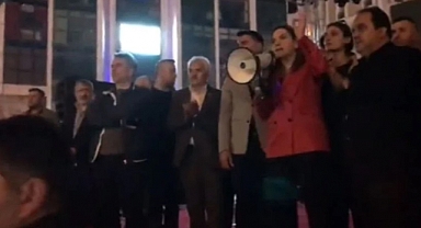 MHP Milletvekili Arzu Erdem, Partili Bir Grupla Festival Bastı: 'Azdan Az, Çoktan Çok'