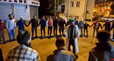 Nakşibendi Örgütü Mensubu Mürteciler Sokak Ortasında Zikir Çekti