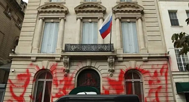 New York'taki Rus Konsolosluğu Sprey Boyayla Boyandı