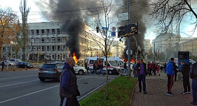 Rus İşgalciler Kiev'i Bombaladı: Bombardıman BBC Canlı Yayınına Yansıdı