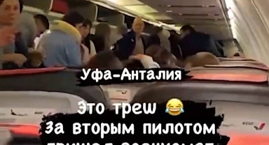 Rusya'dan Antalya'ya Gelen Uçağın Pilotu Seferberliğe Alındı